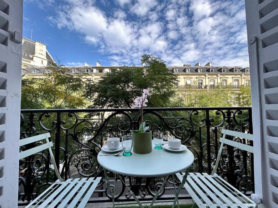 Charme Et Volupte A Republique Appartement